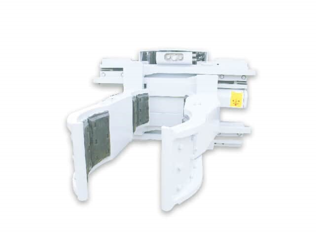 drum clamp lifting a heavy load, demonstrating its function in mechanical operations